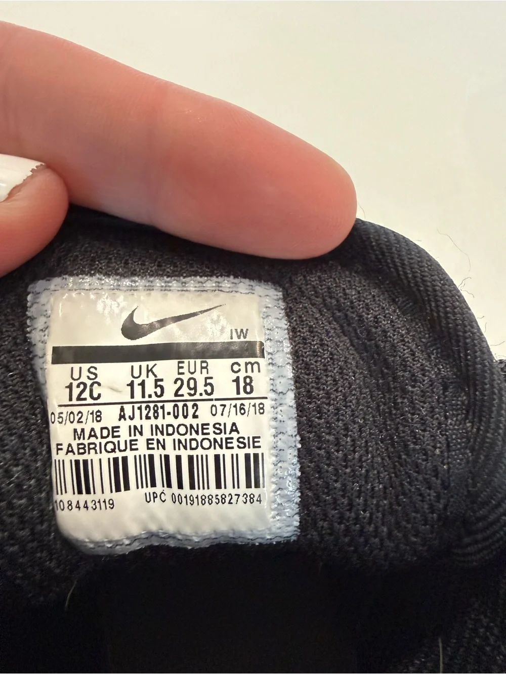 Nike manoa black